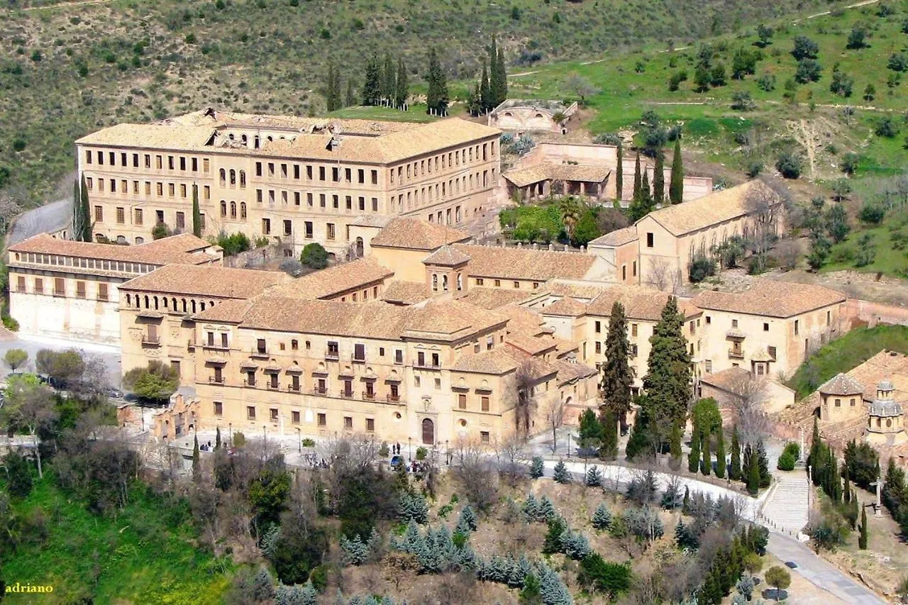 Charming Apartment Historic Centre Granada 80 M² + Balcony