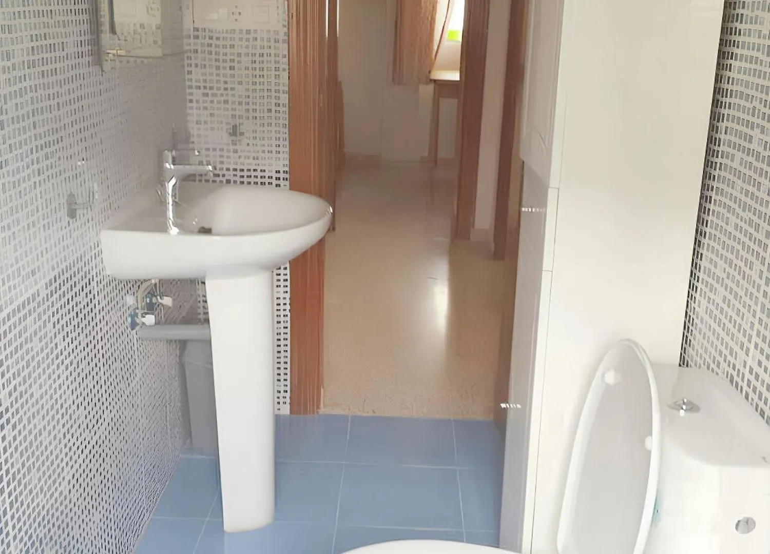 Charming Apartment Historic Centre Granada 80 M² + Balcony