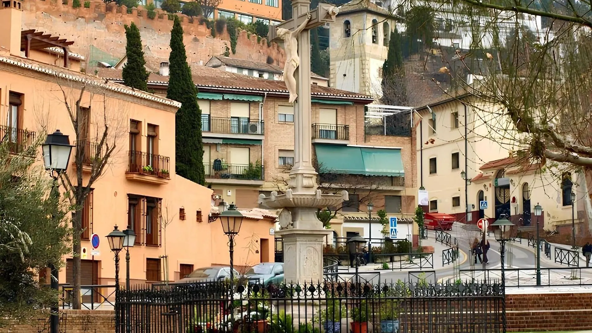 Charming Apartment Historic Centre Granada 80 M² + Balcony Spain